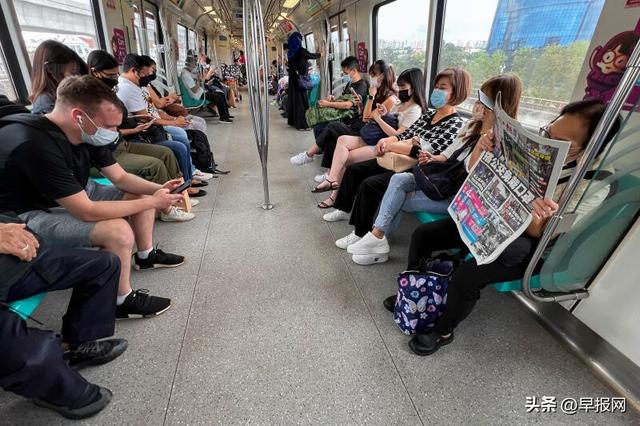 冠病警戒降级 新加坡全面解除防疫措施