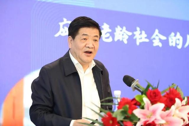 中国专家建议干到死：80岁退休太早，日本人就干到死