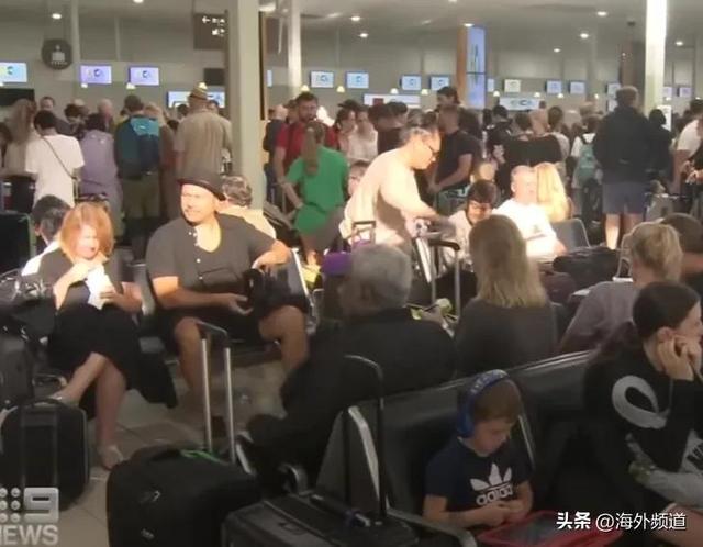 大型混乱现场！澳洲人兴冲冲到泰国旅游，返程时被困十几个小时