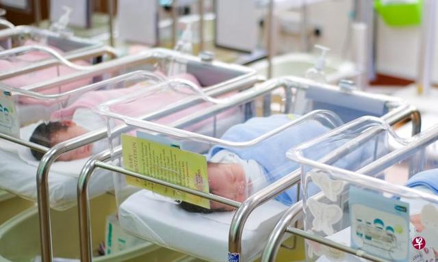 新加坡为鼓励生育发布新政：多发3000新元现金奖励，延长父亲陪产假