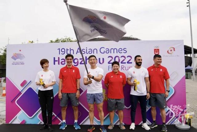杭州亚运耀狮城！海峡时报关注，新加坡首秀“趣味跑”