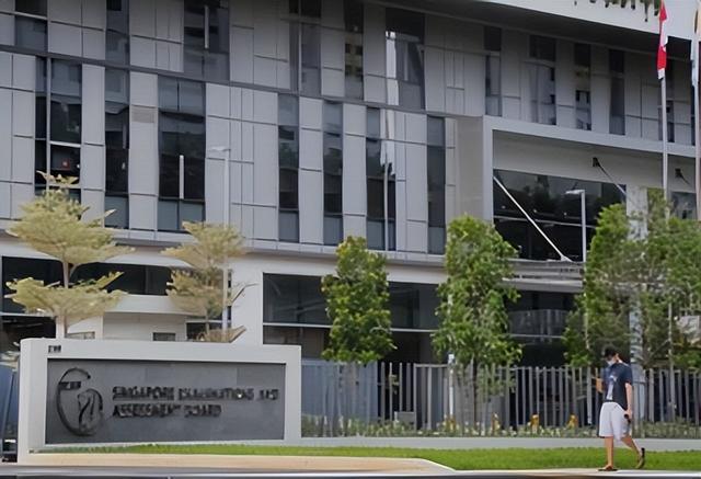 新加坡毕业生薪资差异引发关注，“一考”不能定终身