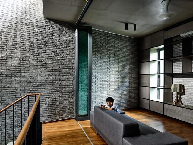 新加坡住宅别墅案例-Surprising Seclusion HYLA Architects