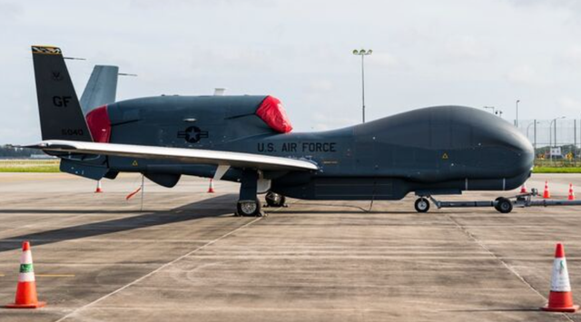 美国“全球鹰”无人机在新加坡进行短期部署