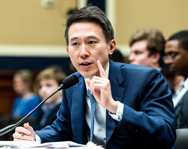 TikTok会连WiFi上网吗？CEO被问懵了！美国这场听证会，外交部最新回应……