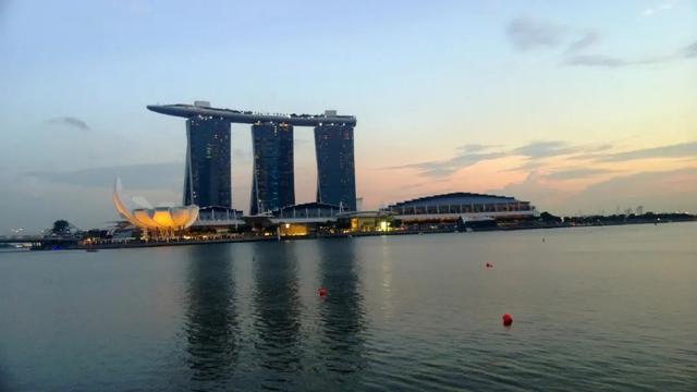 李光耀的局限：新加坡的成功靠的是英国的民主制度
