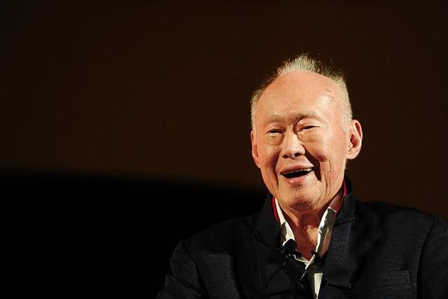 新加坡有七成华人，为何汉语不是通用语？李光耀：汉语存在劣势