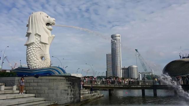 阿里&慧慧&我、新加坡辣椒蟹——好吃！