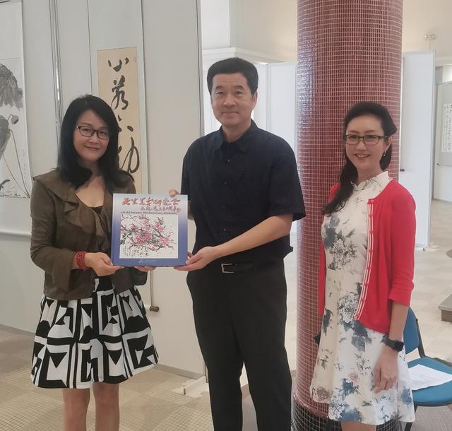 山翁书画展：新加坡更生美术研究会单秋萍名誉会长出席