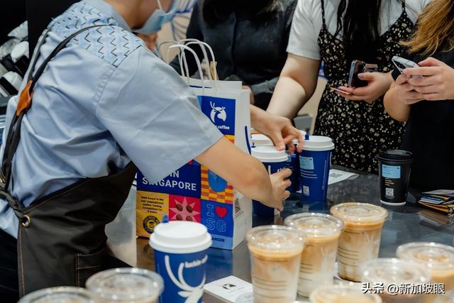 瑞幸咖啡新加坡两店齐开，下载APP即享首杯0.99新加坡元的福利