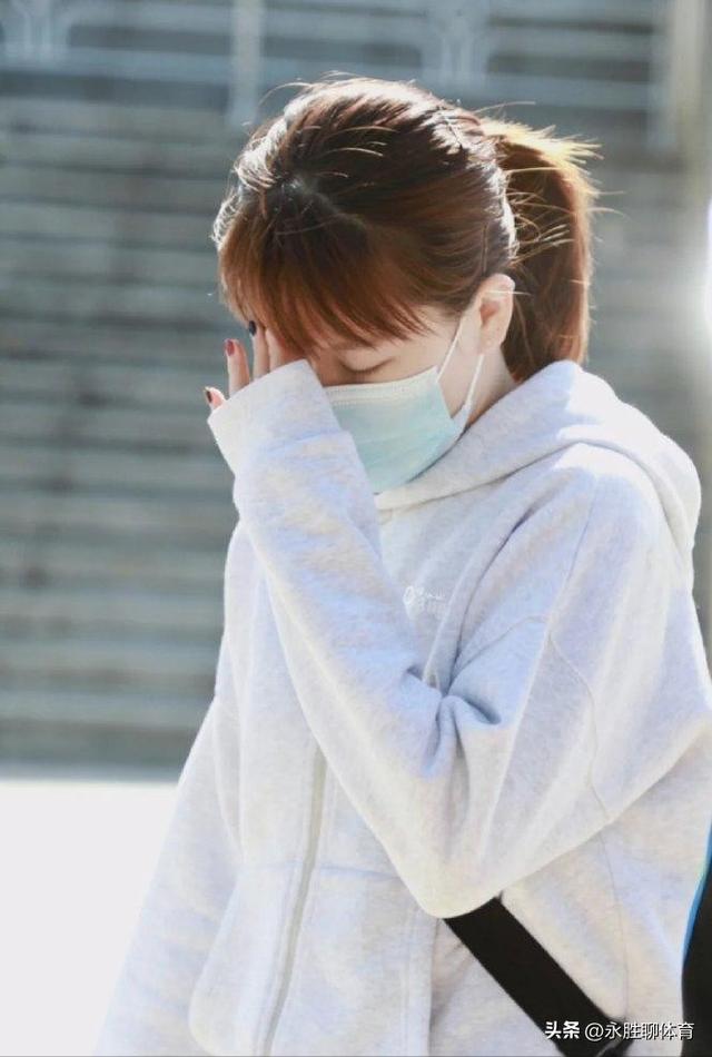 新加坡大满贯，国乒五朵金花各放异彩，伊藤美诚换发型变漂亮！