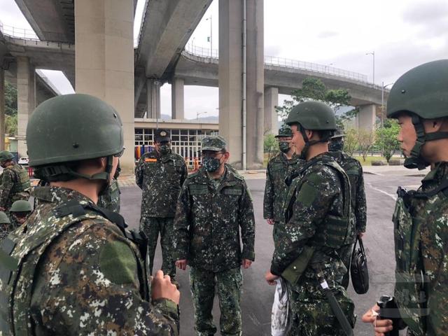 新加坡扼守马六甲，还在台岛驻军，李显龙：中国崛起带来区域好处