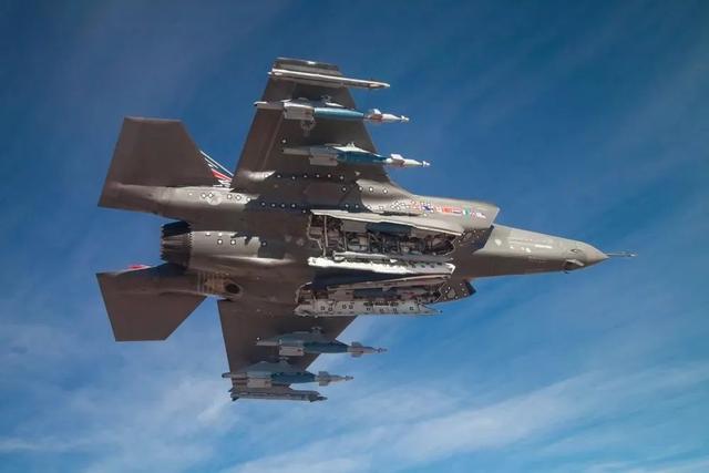 帮中国推销？美国媒体：FC-31更适合泰国空军，F-35问题太多！