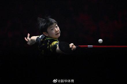 WTT新加坡大满贯赛：樊振东、孙颖莎分获男、女单冠军 国乒包揽五冠