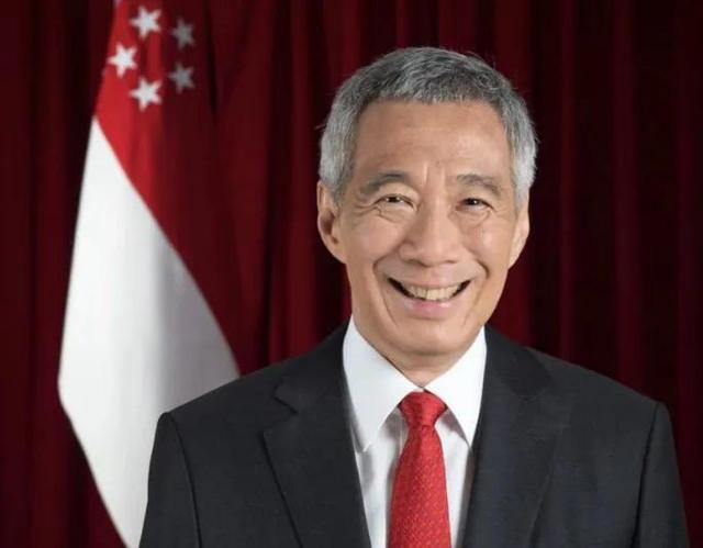 李显龙访华，新加坡游走在大国之间，会面讲不讲中文是关键风向标
