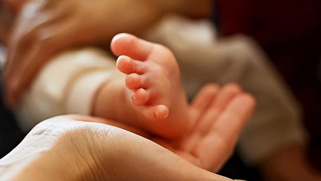 新加坡宝宝在保姆家睡觉窒息，验尸结果：三小时无人照料