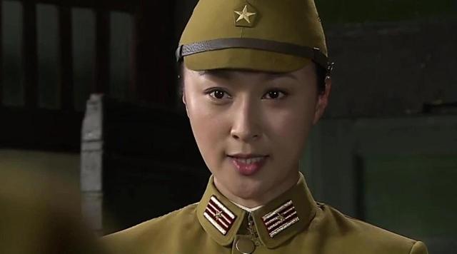 网红在泰国拍完男模餐厅又憔悴现身机场，被指蹭双面流量，狼来了