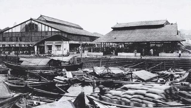 新加坡华人占70%，为何与中国并不亲近？是数典忘祖还是华人之光