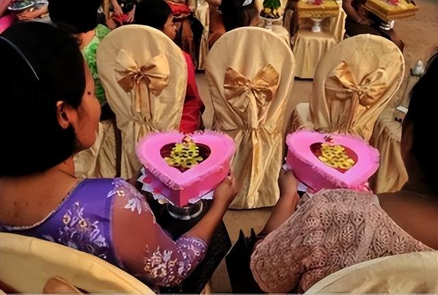 新加坡单身男突与外籍女子结婚，家人吐槽：小样！是想骗家产吧！