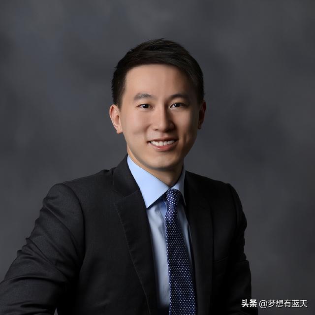 年轻有为、华人精英——舌战美国听证会的TIKTOK CEO周受资