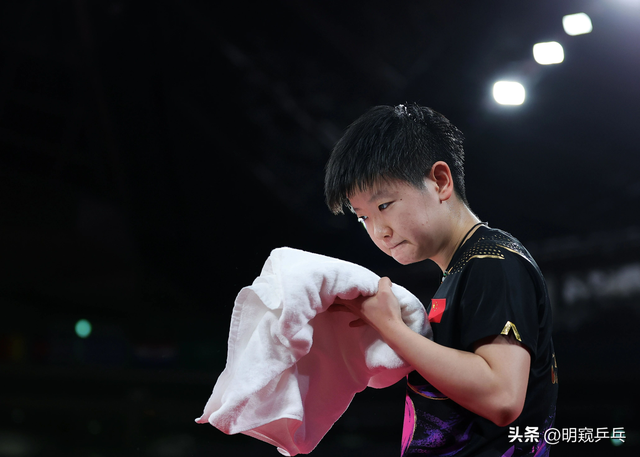 最新消息！孙颖莎换帅气的新发型！全力备战新加坡大满贯赛！