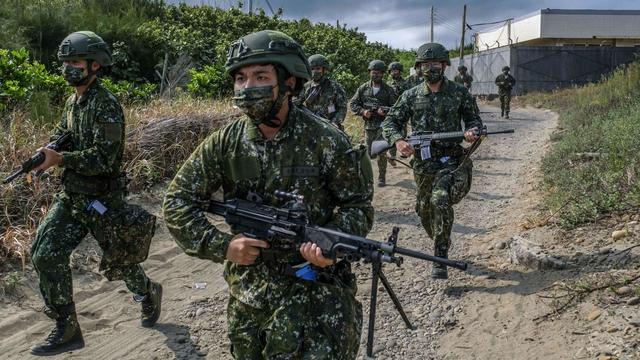 新加坡扼守马六甲，还在台岛驻军，李显龙：中国崛起带来区域好处