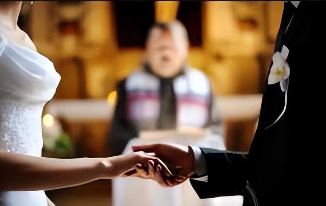 新加坡7旬老汉馊主意：为了让侄女赚钱，把她“嫁”给老外