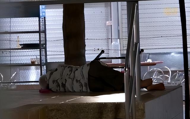 新加坡每十万人就有九个流浪汉，华族中年男性数量最多