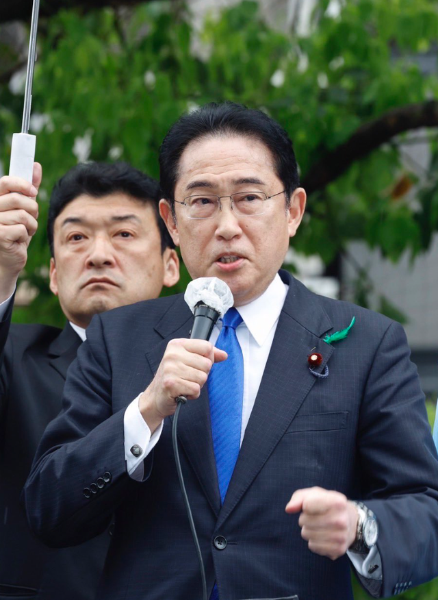 突发！日本首相岸田文雄演讲现场发生爆炸……