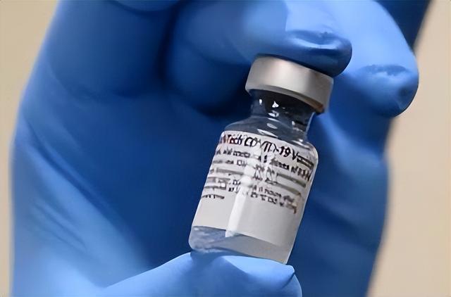 新加坡妇女接种辉瑞新冠疫苗加强针后暴毙，尸检：与疫苗有关