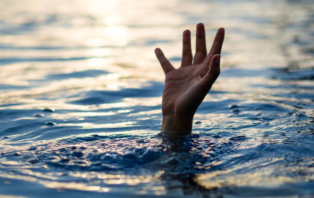 “我家娃在新加坡的酒店溺水了，竟然没有人有义务救他！？”