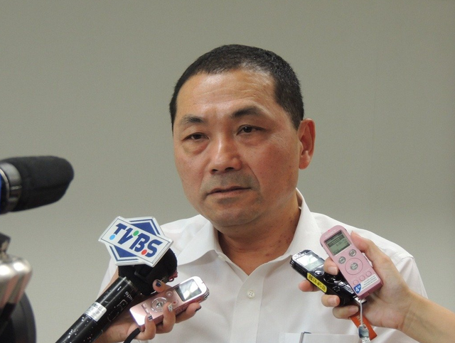 侯友宜还没到新加坡，李显龙提前给他打“预防针”：一中是红线