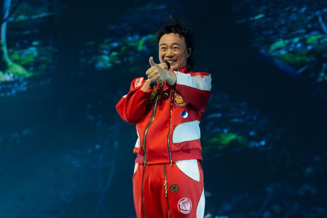 陈奕迅在新加坡开唱！前奏一响就引发狮城歌迷大合唱