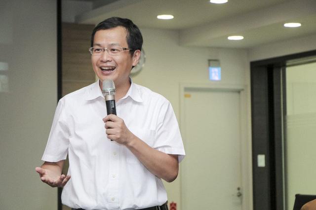 国民党最强人选出访新加坡，李显龙提前表态：“一中”是红线