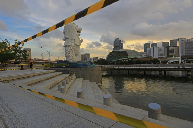 无数热钱涌入的新加坡，经济为何“熄火”？