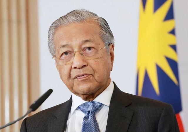 92岁再当总理，这位马来西亚政坛强人3次将自己选定接班人拉下马