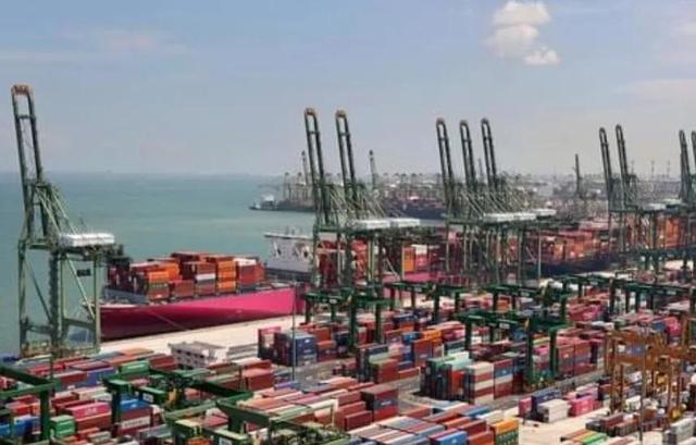 新加坡九年第一，为什么？