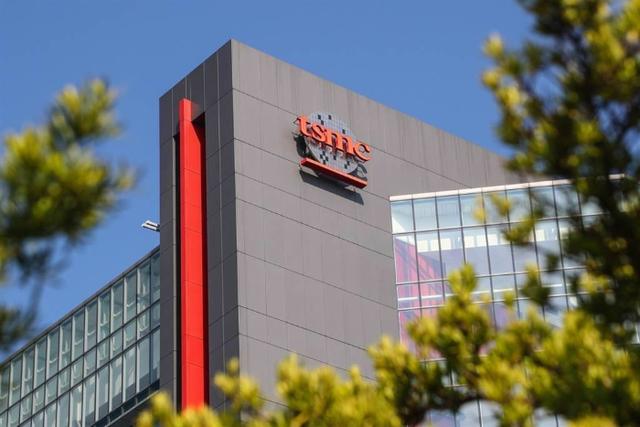台积电在美成“待宰羔羊” 台网友：美国爸爸收点保护费怎么了？