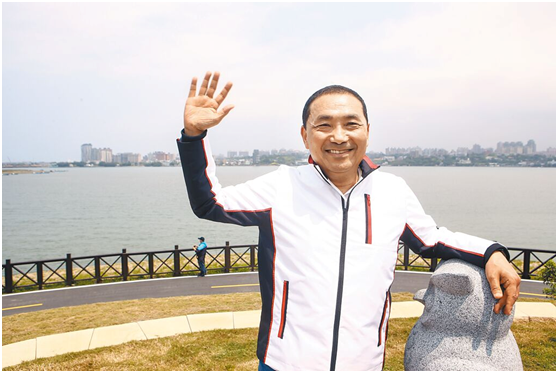 新北市长侯友宜率团参访新加坡，岛内关注能否见到李显龙