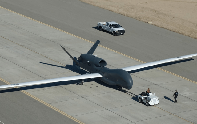 美国挖得一手好坑，日本3000亿买的美国货报废，网友：简直了