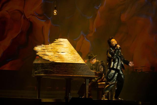 陈奕迅在新加坡开唱！前奏一响就引发狮城歌迷大合唱