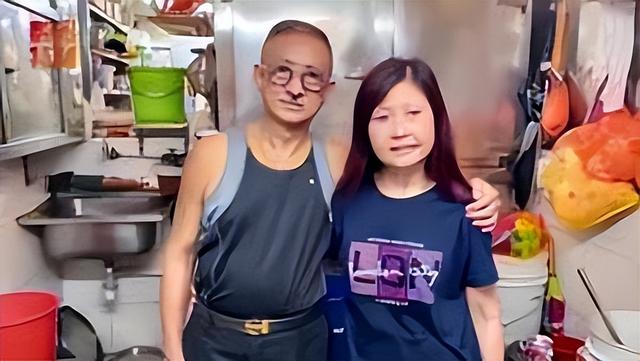 新加坡一对老夫妻生意经吸粉无数：39年未涨价、男主麒麟臂抢眼