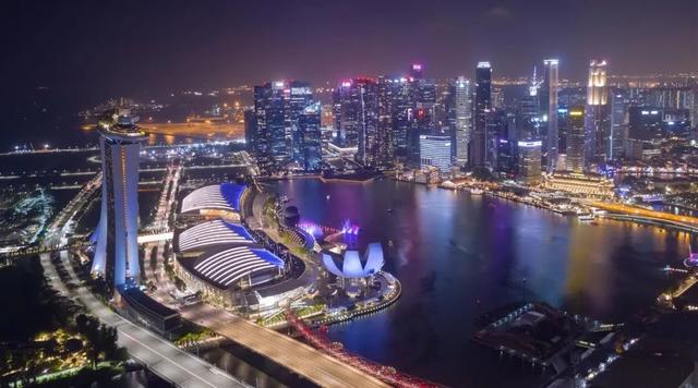 新加坡制造业崩了，李显龙陷入两难