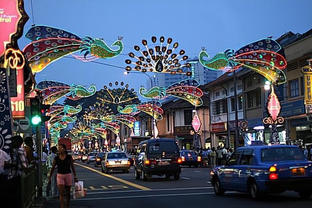 新加坡作为殖民地，如何成为一个世界级别的商业中心？