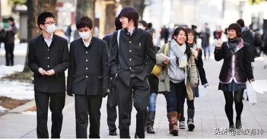 日本现代教育制度的发展与变革
