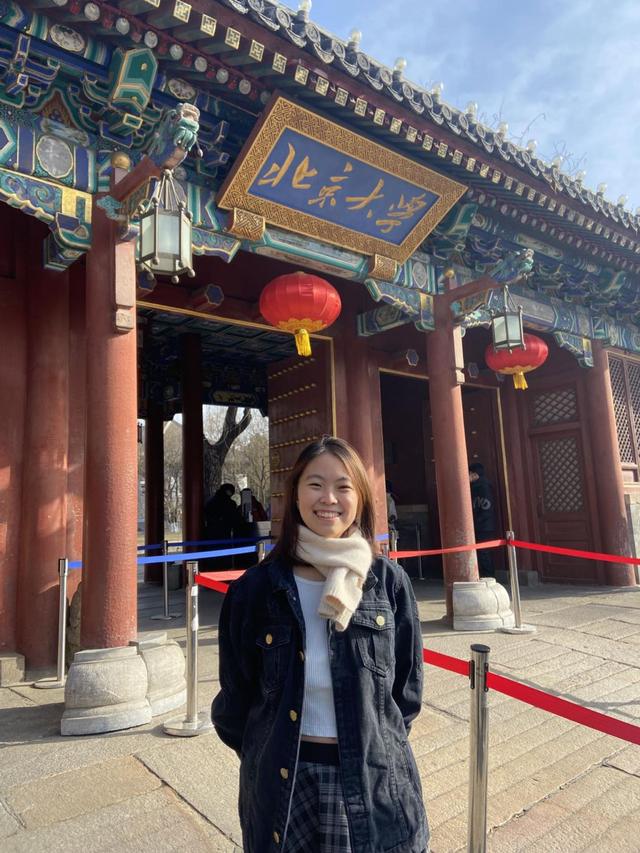 北大新加坡留学生石馨瑶：刚来北京就被快递外卖的便捷性震惊