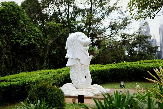 新加坡最古老的公园，花柏山上也有一只鱼尾狮
