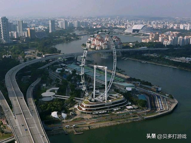 新加坡人酷暑排队16小时，只为申请赴华签证