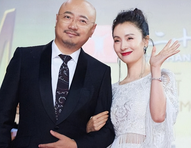 曝徐峥陶虹夫妇要移民，8.2亿资产被美国银行冻结，徐峥回应了