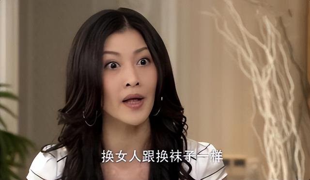 老公在新加坡搞外遇，中国妻子持刀登门暴揍“小三”